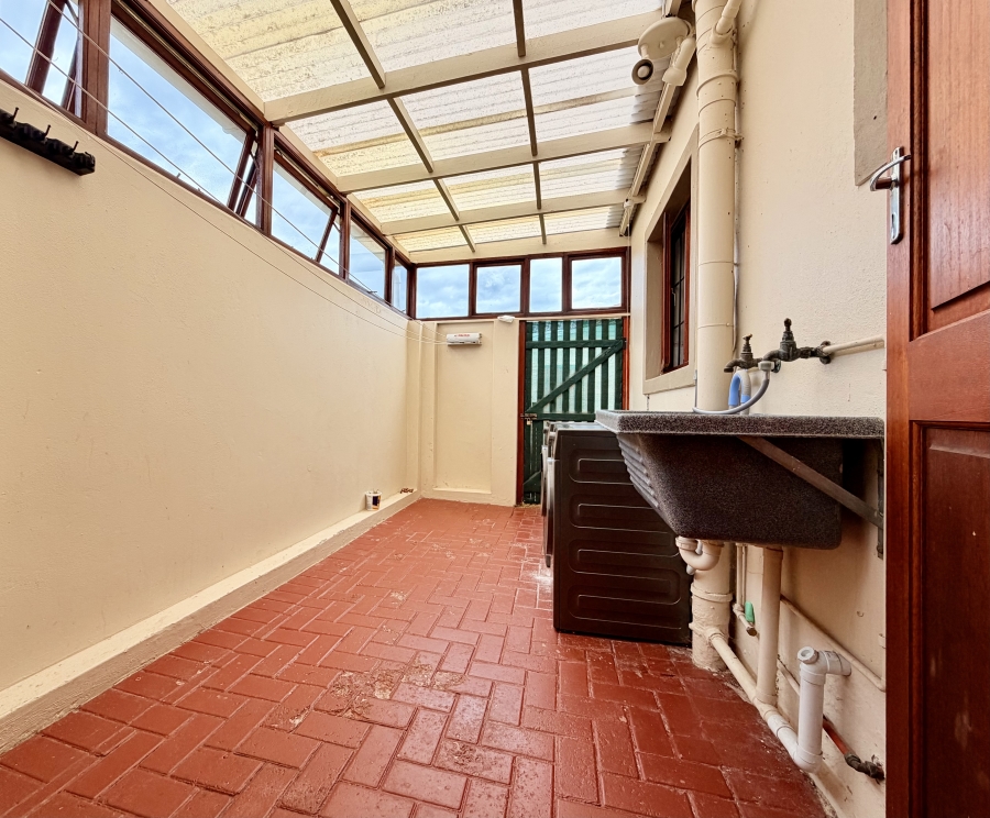 3 Bedroom Property for Sale in Sandbaai Western Cape